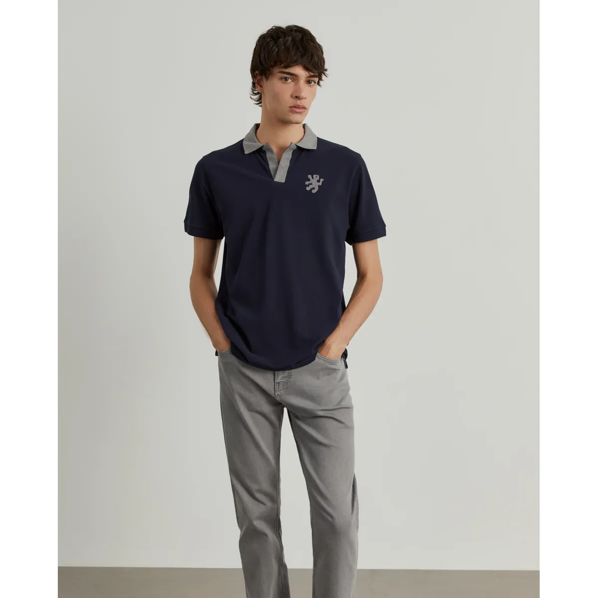 Buttonless polo with contrast collar