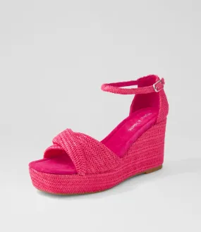 DJANGO & JULIETTE Cotton Fuchsia Synthetic Raffia Sandals