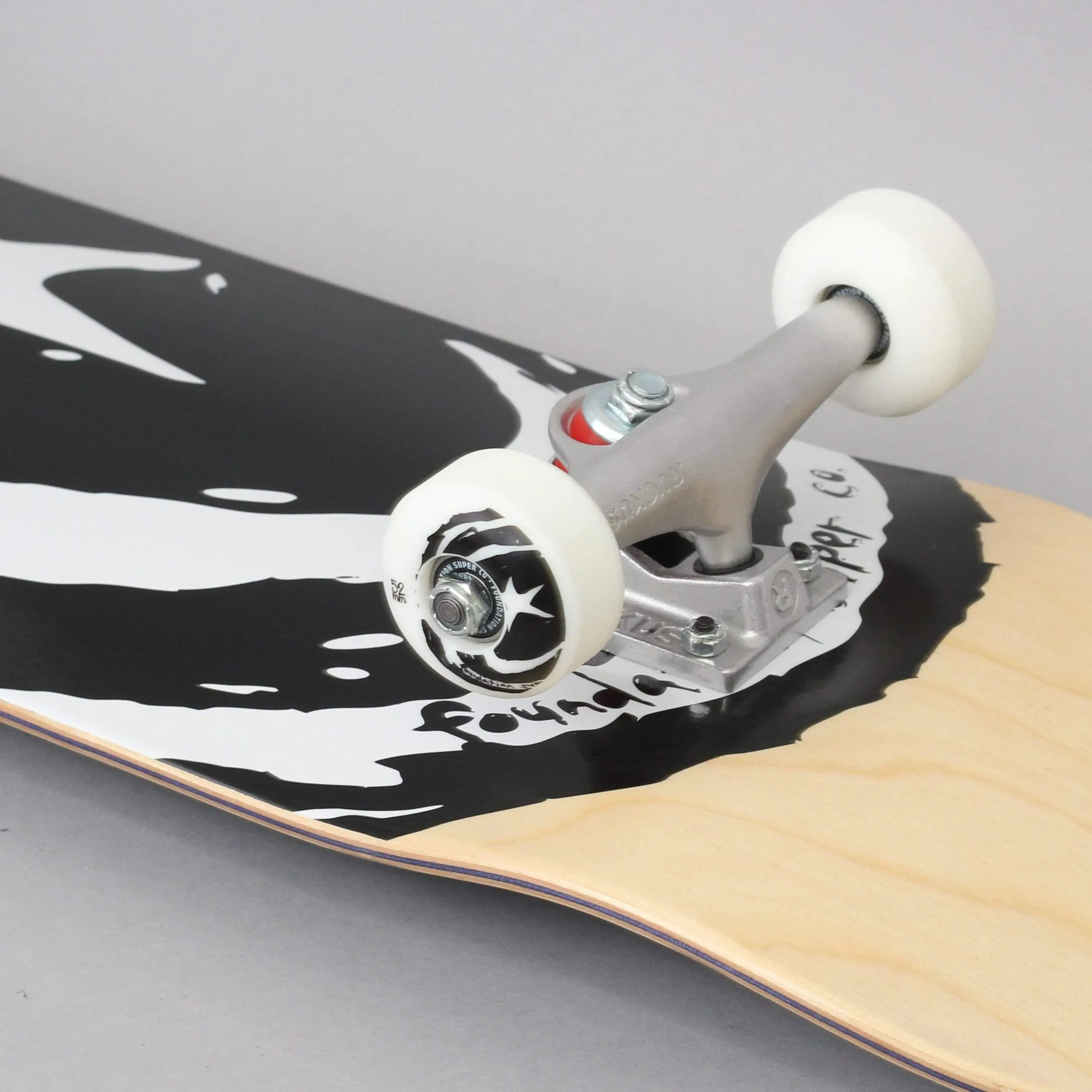 Foundation 8.38 Star And Moon V 1.0 Complete Skateboard Natural