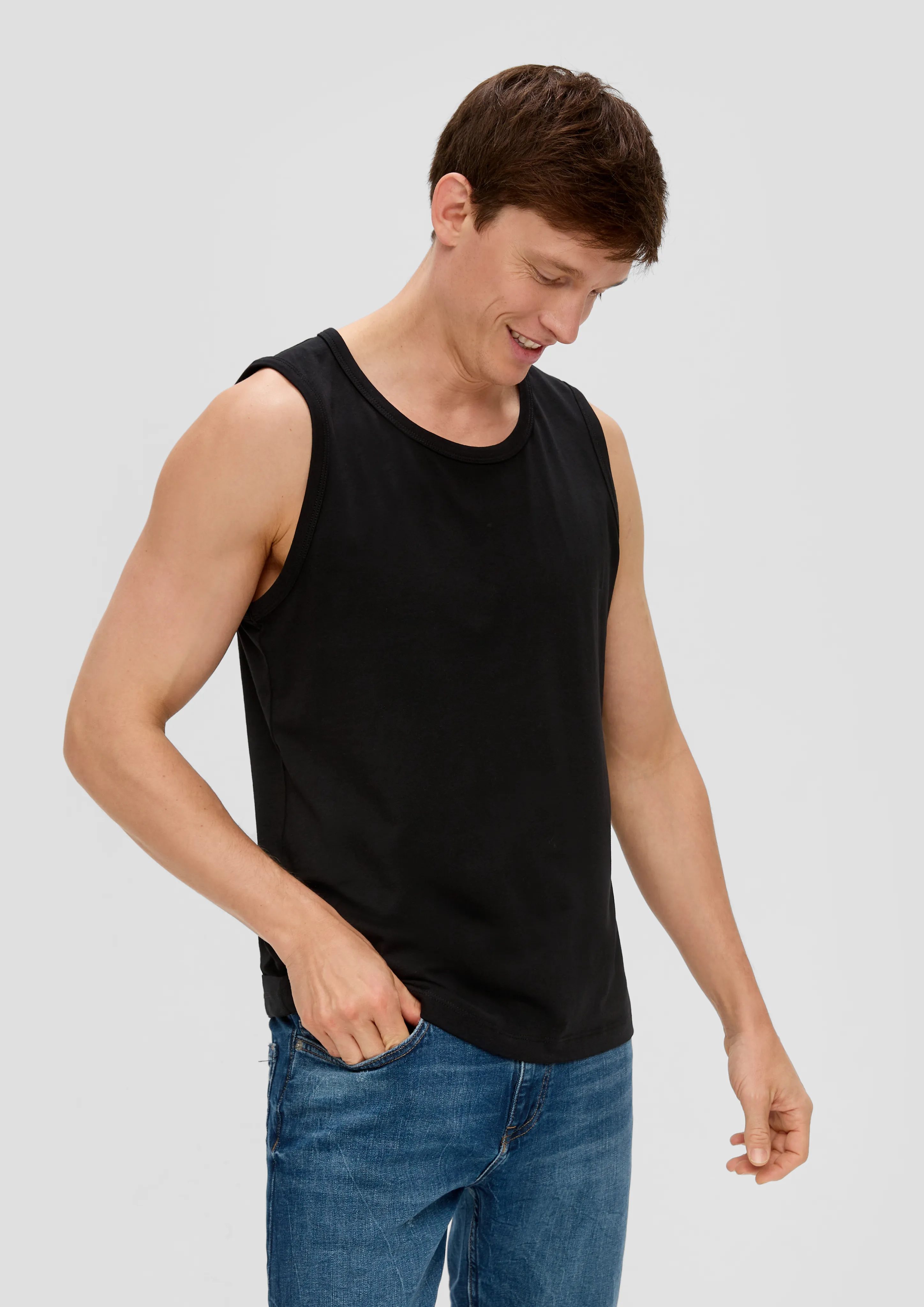 Sleeveless top in a multipack